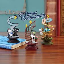 Snoopy Peanuts Spiral Diorama (Caja Sorpresa)